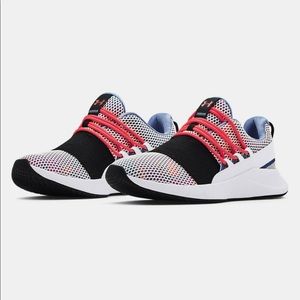 NEW WITHOUT TAGS Under Armour Women's Charged Breathe Lace PR